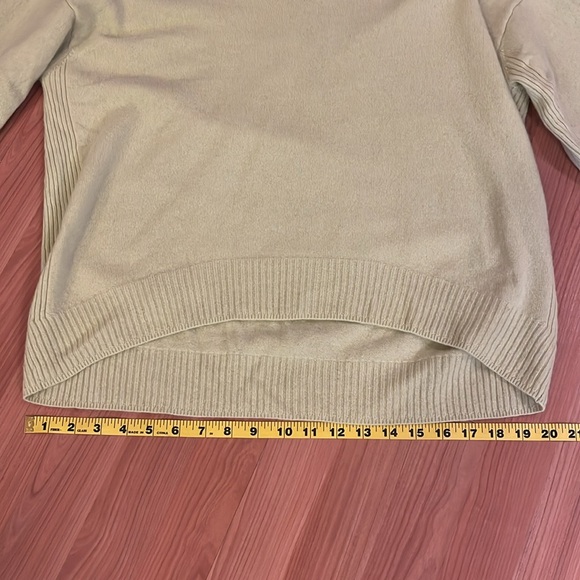 Allsaints Ivana Cashmere-Wool Blend V-Neck Sweater. Medium. Citron Tea. - Picture 10 of 11